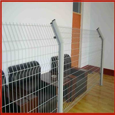 高鐵圍欄網 安全守護與制造廠家概覽